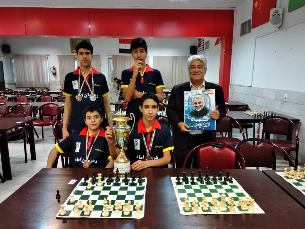 کسب رتبه سوم مسابقات شطرنج مدارس شاهد شهر تهران سال تحصیلی 99-98
